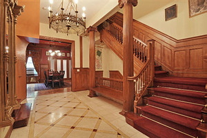 Лестница и коридор